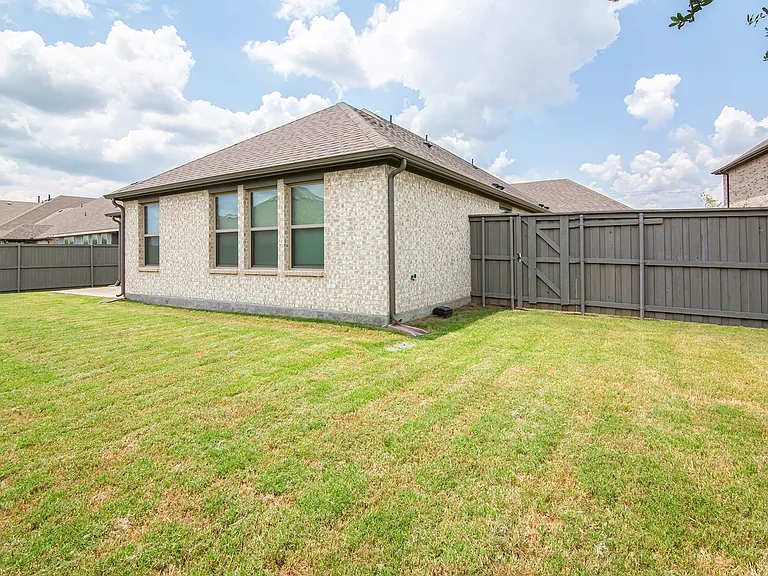 4718 Buttonbush Dr — Photo 44