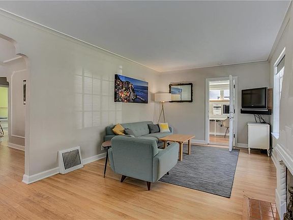 3rd image of 7567 Grand Ave