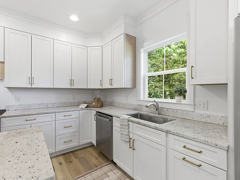 916 Waterview Dr — Photo 11