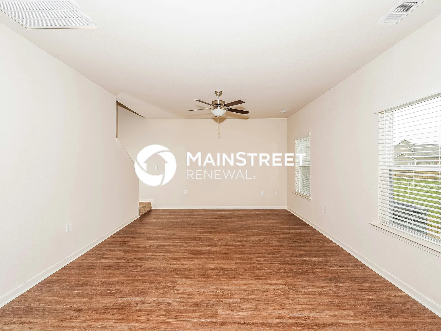 625 Clover Circle — Photo 2