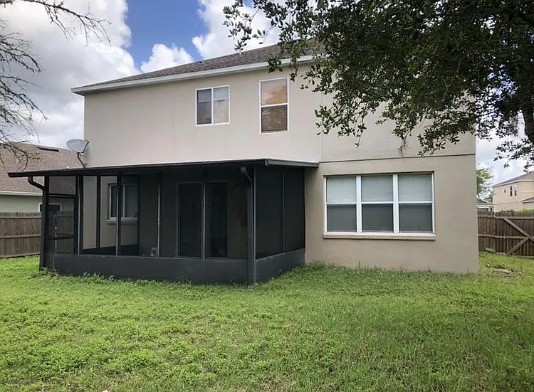 2627 Lyndscape St — Photo 3