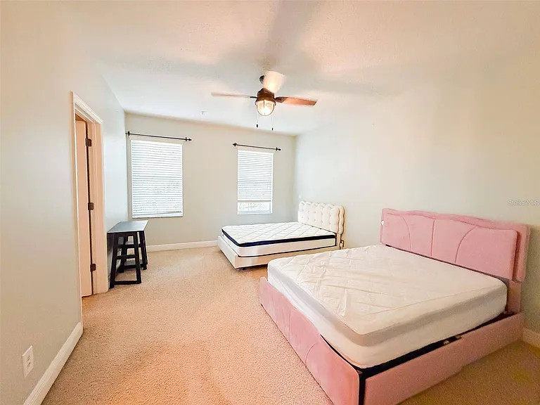 5489 Baldwin Park St — Photo 18