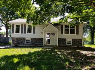 217 SE Crescent St, Lees Summit, MO 64063