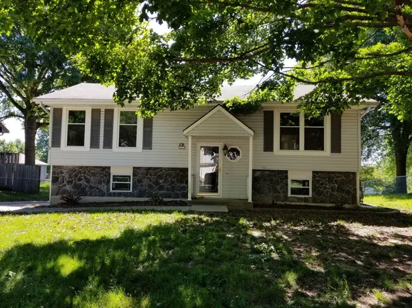 217 SE Crescent St, Lees Summit, MO 64063