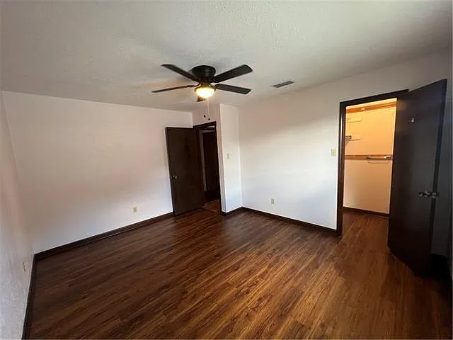 604 N Woodlawn Ave — Photo 5