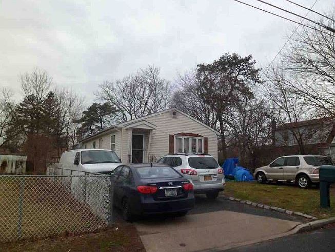 2nd image of 100 S 27th St
