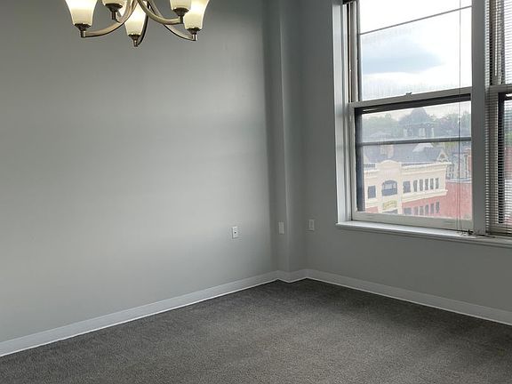 5th image of 59 Lincoln Way #604