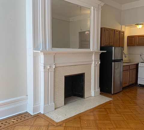 3rd image of 151 W 76th St #4R4