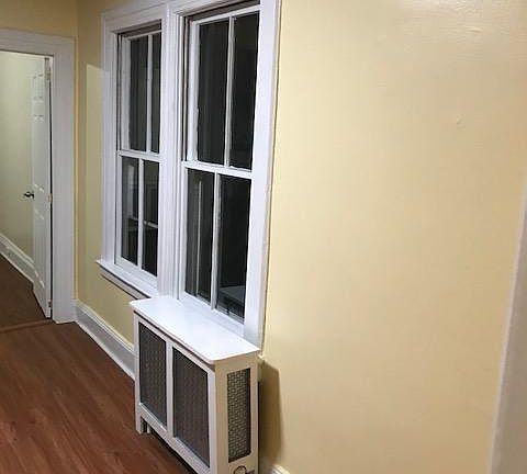 4th image of 1050 E 94th St #2