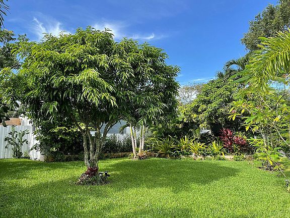 2nd image of 3130 SW 22nd St