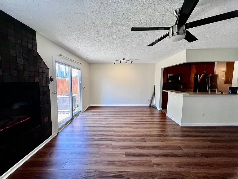 1611 Slidell Ln — Photo 9