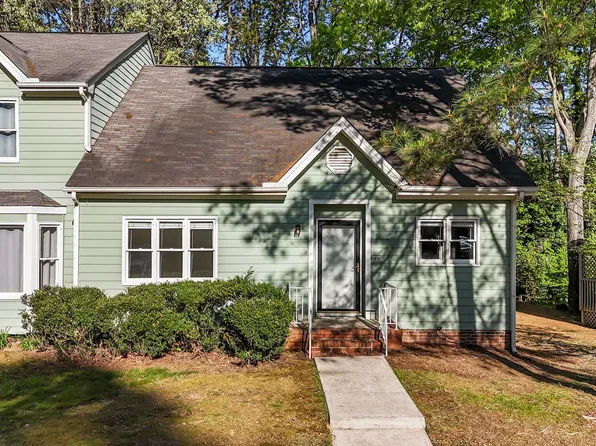 541 Oak Run Dr, Raleigh, NC 27606