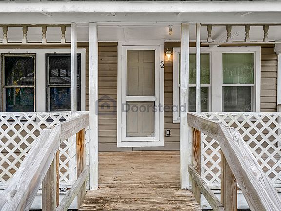 4th image of 72 Anderson St