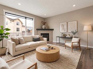 327 SE Panamount Point NW, Calgary, AB T3K0H6