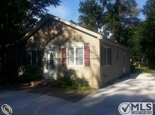 601 Overlook Ln, White Lake, MI 48386
