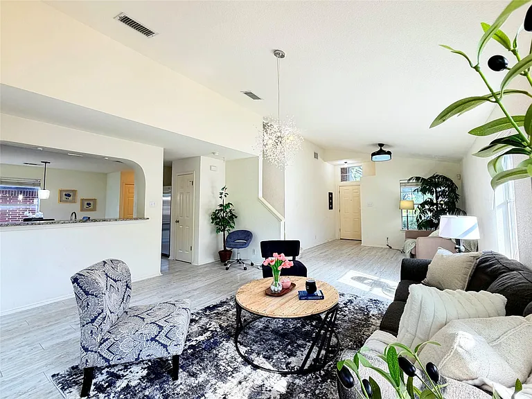 9802 Copper Creek Dr — Photo 12