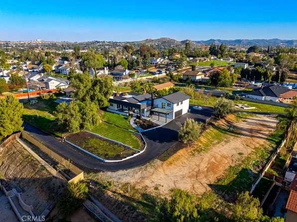 16031 Suttles Dr, Riverside, CA 92504