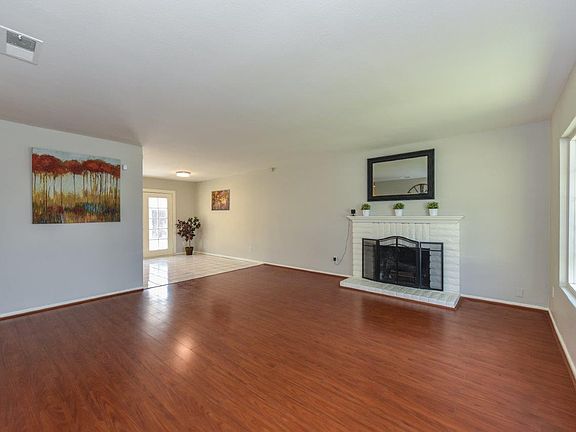 2nd image of 1040 W Northpark Blvd
