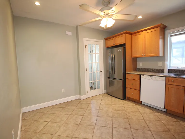 63 Foster St — Photo 13