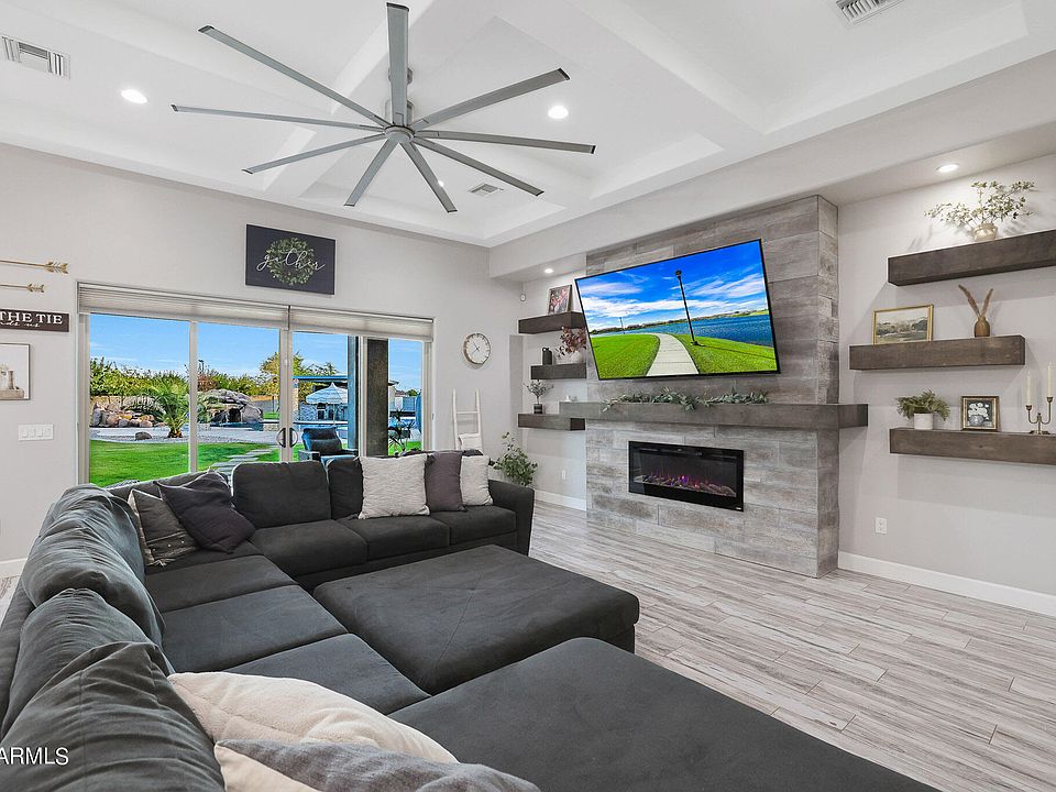 1st image of 10317 W CALLE LEJOS --