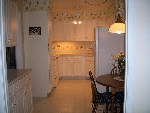 4th image of 301 E Lake Hinsdale Dr #110