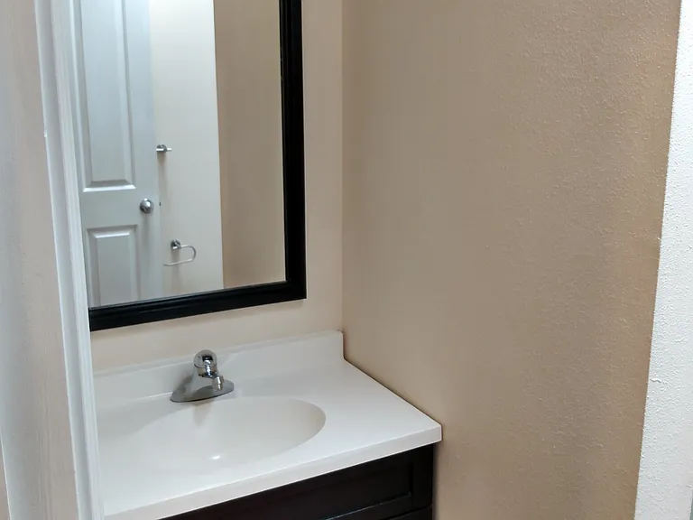 1512 Gold Ave SE #E — Photo 15