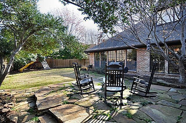 2nd image of 3305 Henri Ct