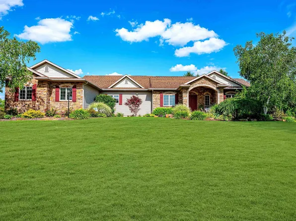 1370 S Sandal Ct, Warsaw, IN 46580