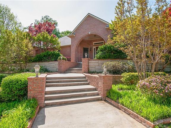3rd image of 2510 Brookforest Dr