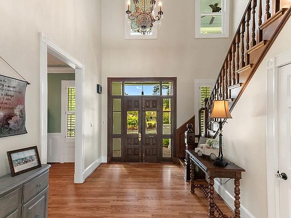 5th image of 17 River Ln