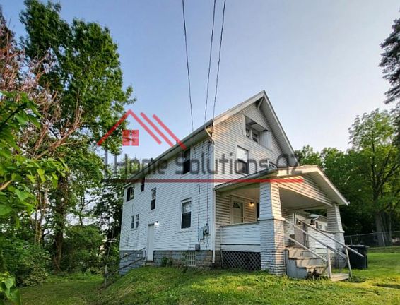 3rd image of 810 Vernon Odom Blvd