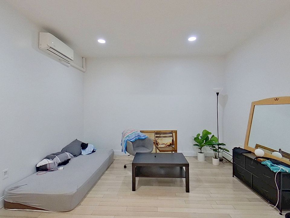 1st image of 1026 39th St #1