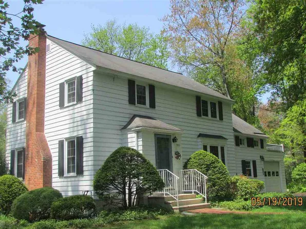 935 Westholm Rd, Niskayuna, NY 12309
