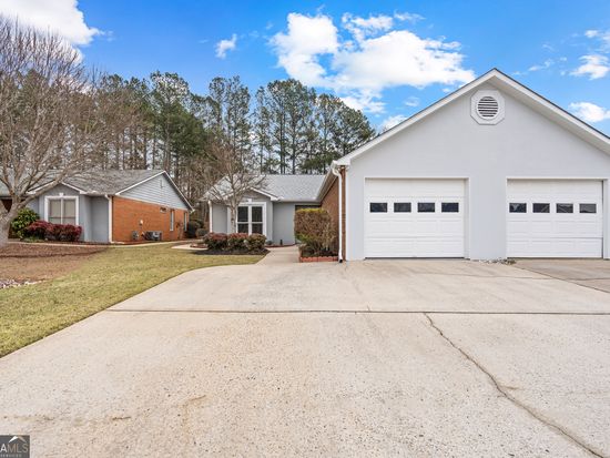 180 Wilbanks Dr, Fayetteville, GA 30215