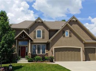 12108 W 164th St, Overland Park, KS 66221