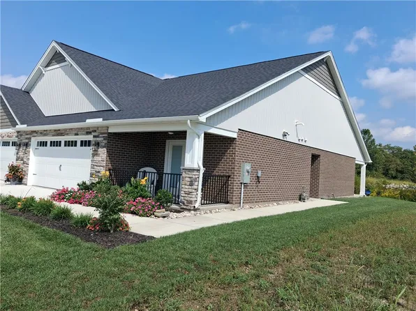 5011 Waterford Ln, Middletown, OH 45042