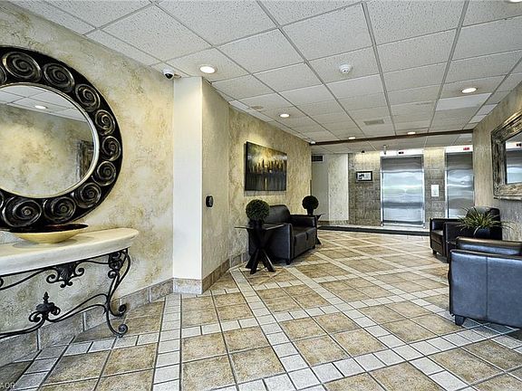 4th image of 55 Green Valley Dr #1104