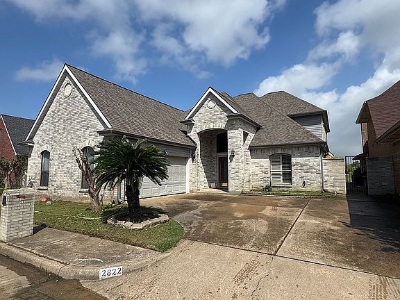 3rd image of 2822 Lake View Dr