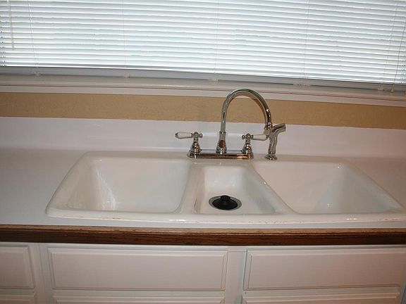 3rd image of 139 Pinevale Way