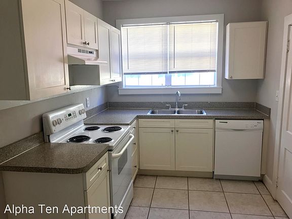 2nd image of 2805 S Ferdinand Ave #6179644