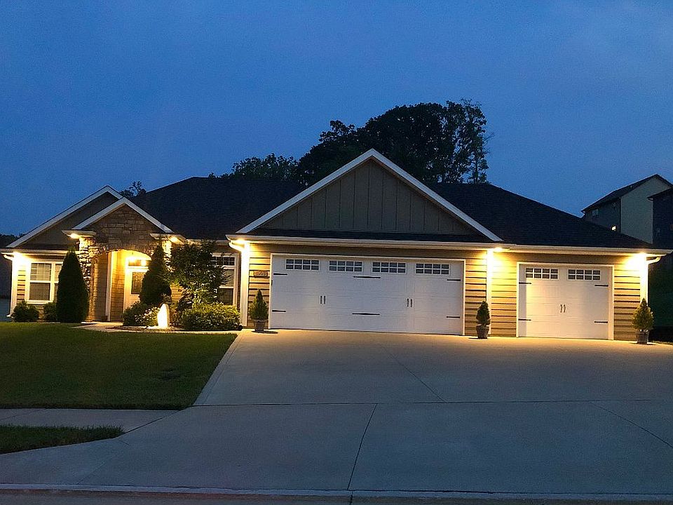 4903 Forsythia Falls Loop