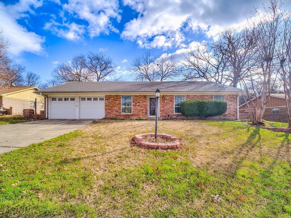 1st image of 225 Aquilla Dr