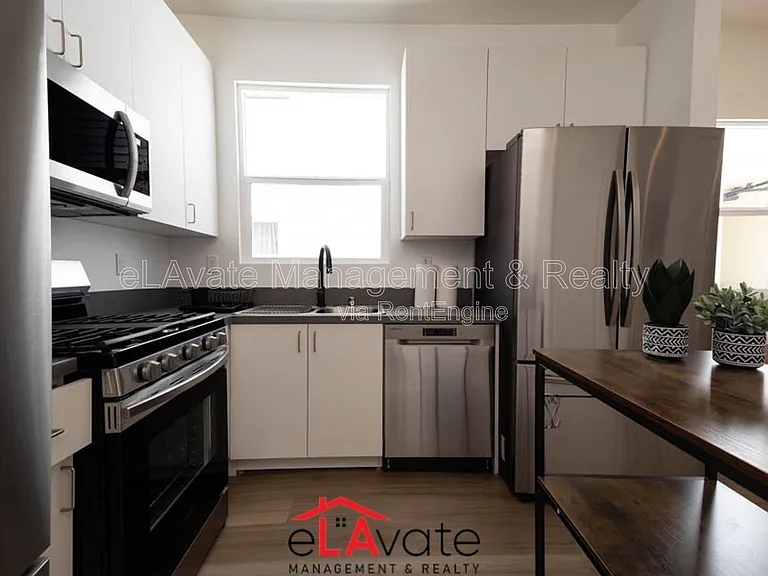 564 N Virgil Ave #560 — Photo 7