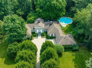 16 Whitestone Ln, Rochester, NY 14618