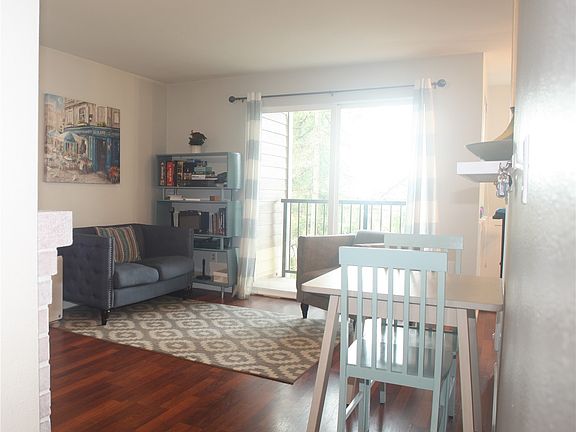 3rd image of 14206 NE 181st Pl APT L203