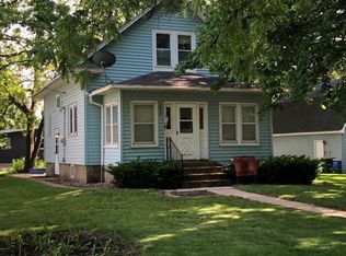 677 3rd St SW, Britt, IA 50423