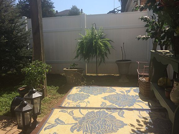 4th image of 2218 Columbia Ave
