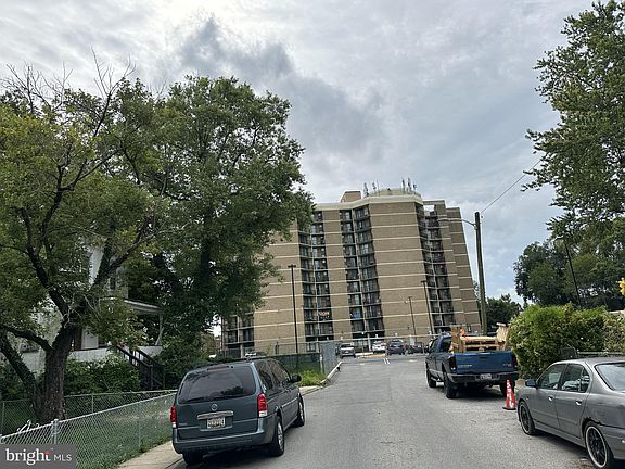 4th image of 5249 Nelson Ave
