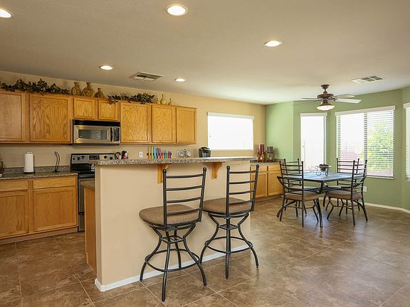 4th image of 10618 W La Reata Ave