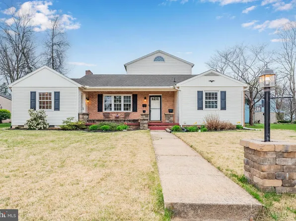 204 W Elmwood Ave, Mechanicsburg, PA 17055